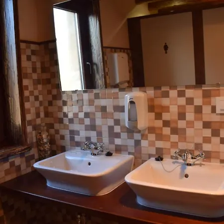 O Cabanel Albergue-bar Auberge de jeunesse