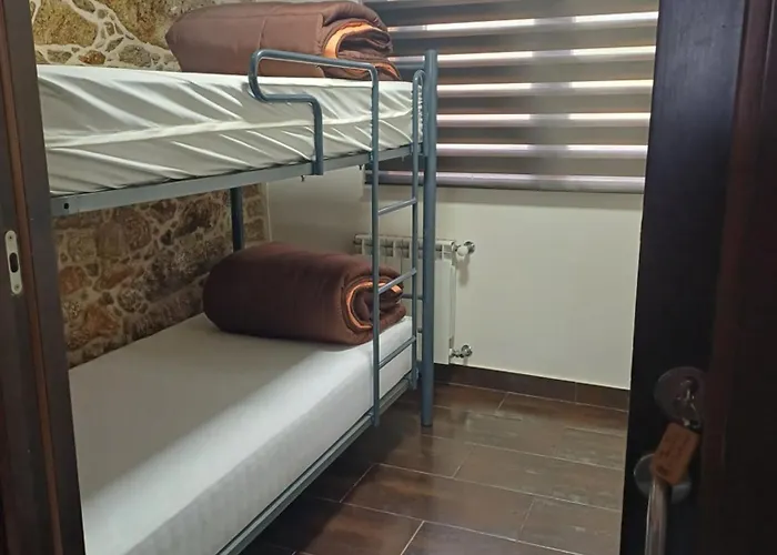 O Cabanel Albergue-bar