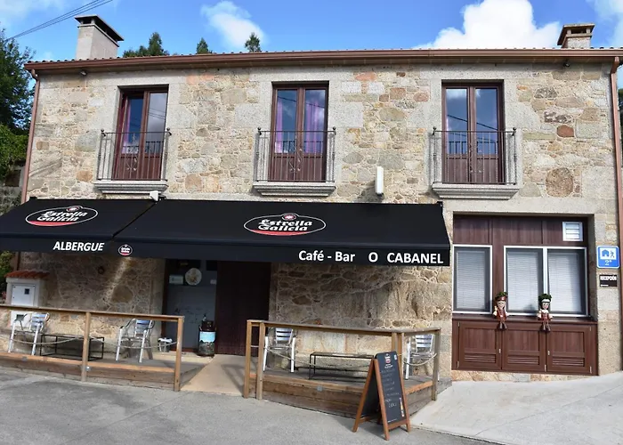 O Cabanel Albergue-bar Hostel