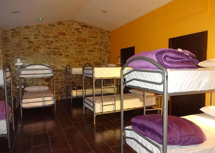 O Cabanel Albergue-bar *