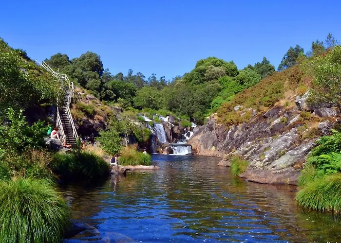 O Cabanel Albergue-bar Hostel Villastose