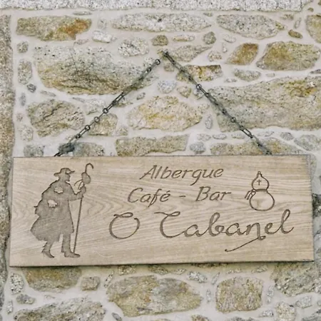 Hostel O Cabanel Albergue-bar *