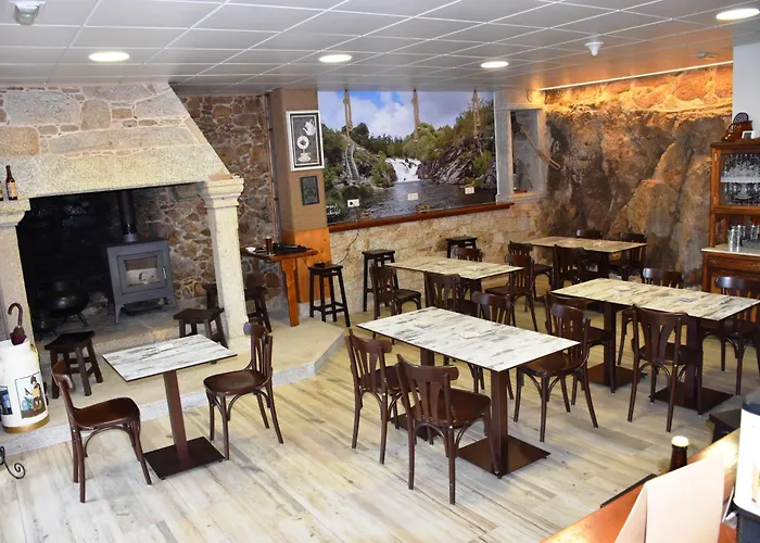 Hostel O Cabanel Albergue-bar